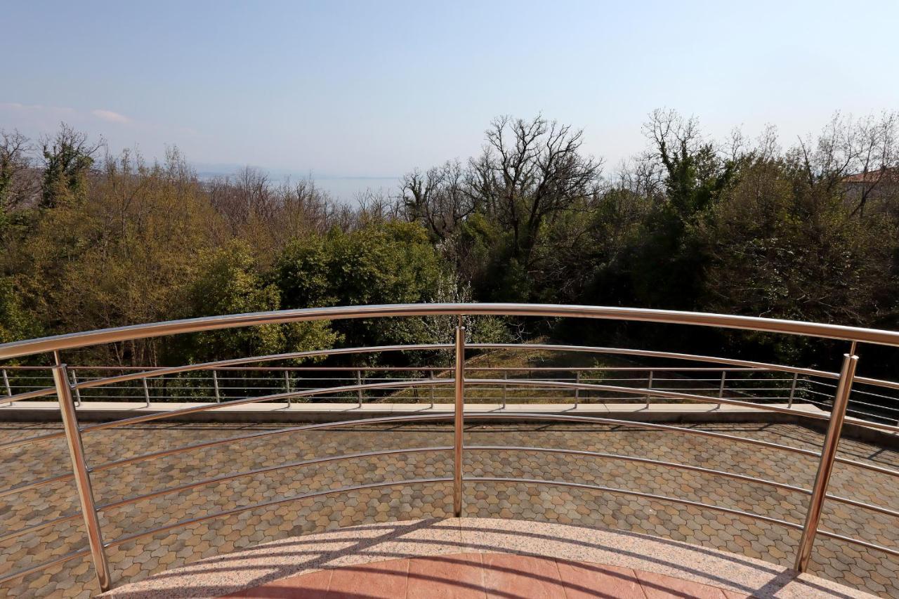 Starry Night - Smart Tv, Extra Big Bed, Big Bathtub, Private Parking, Sea View, Wifi, 2Bedrooms Volosko Extérieur photo