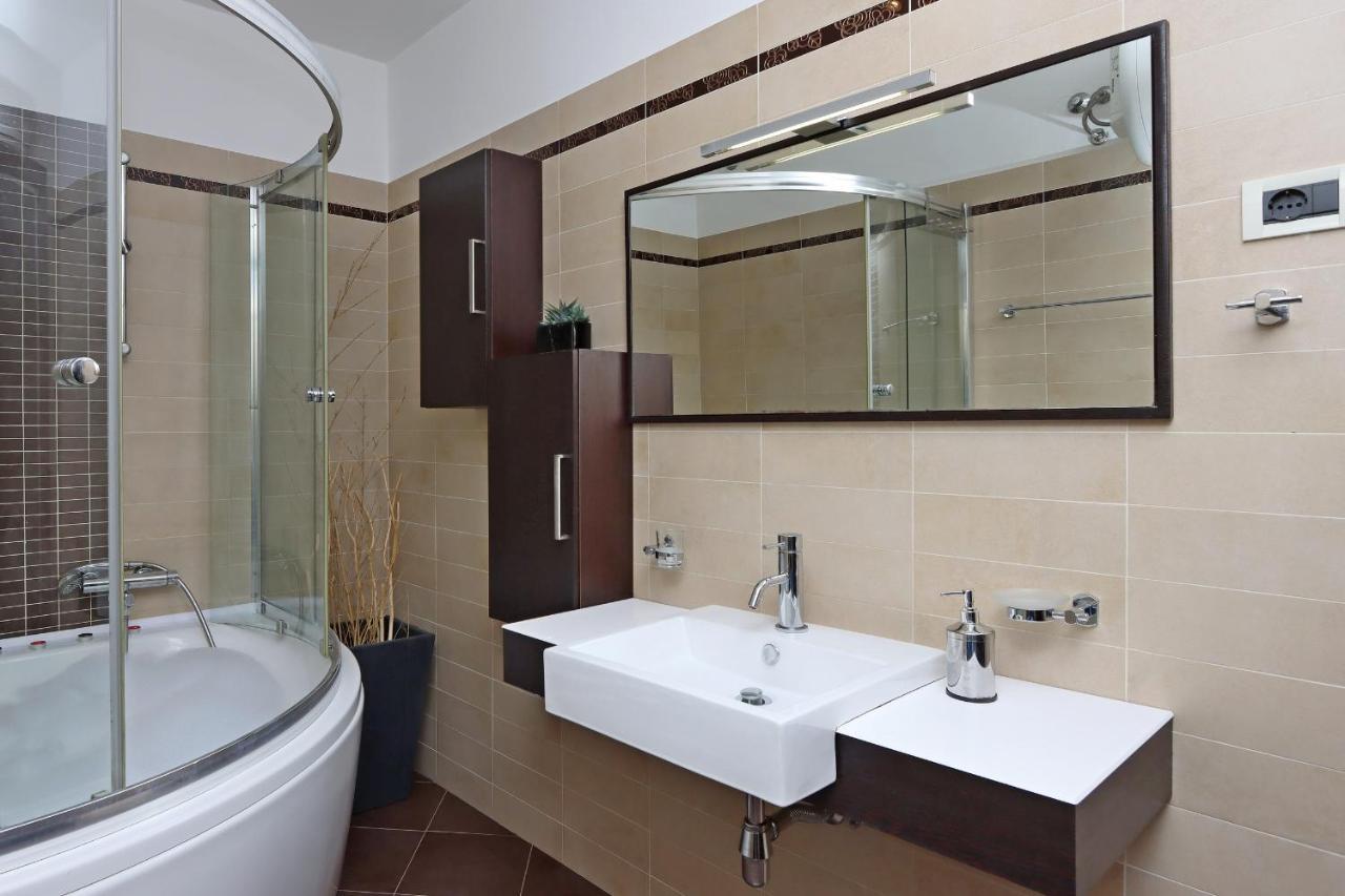 Starry Night - Smart Tv, Extra Big Bed, Big Bathtub, Private Parking, Sea View, Wifi, 2Bedrooms Volosko Extérieur photo